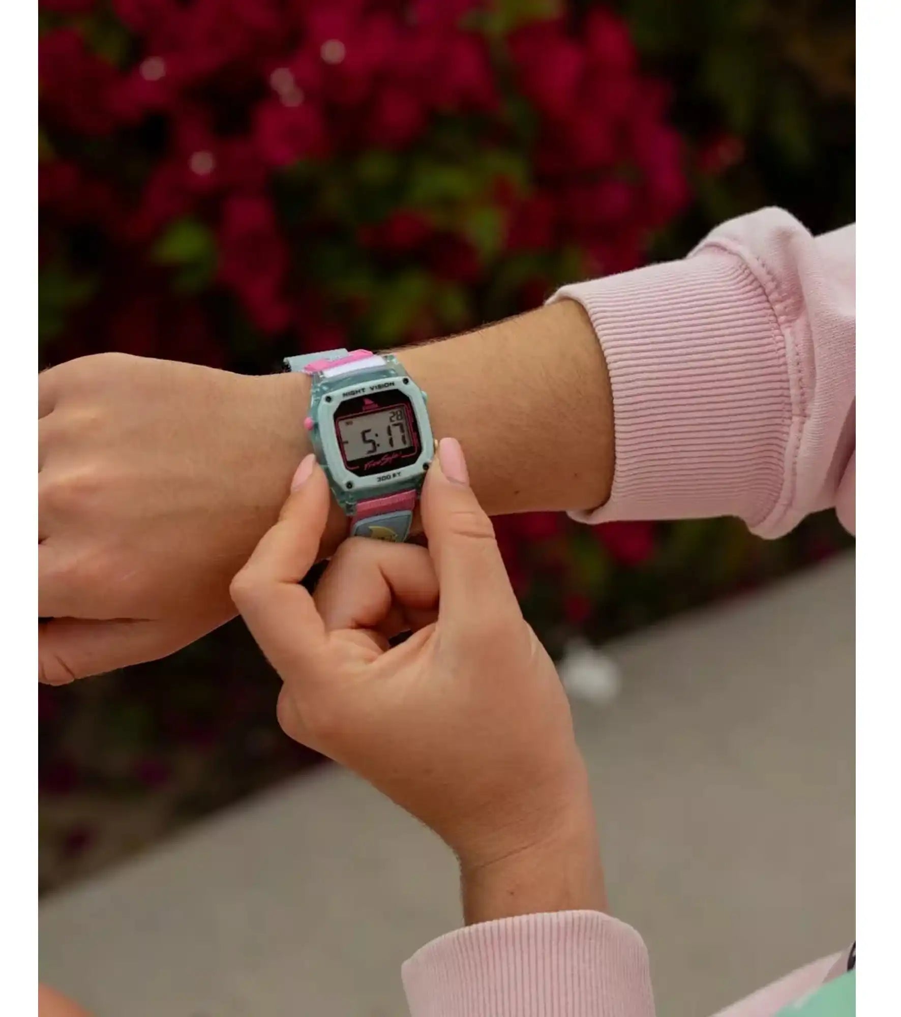 Freestyle - Shark Classic Leash - Caroline Marks - Clear Blue Sky - Watch