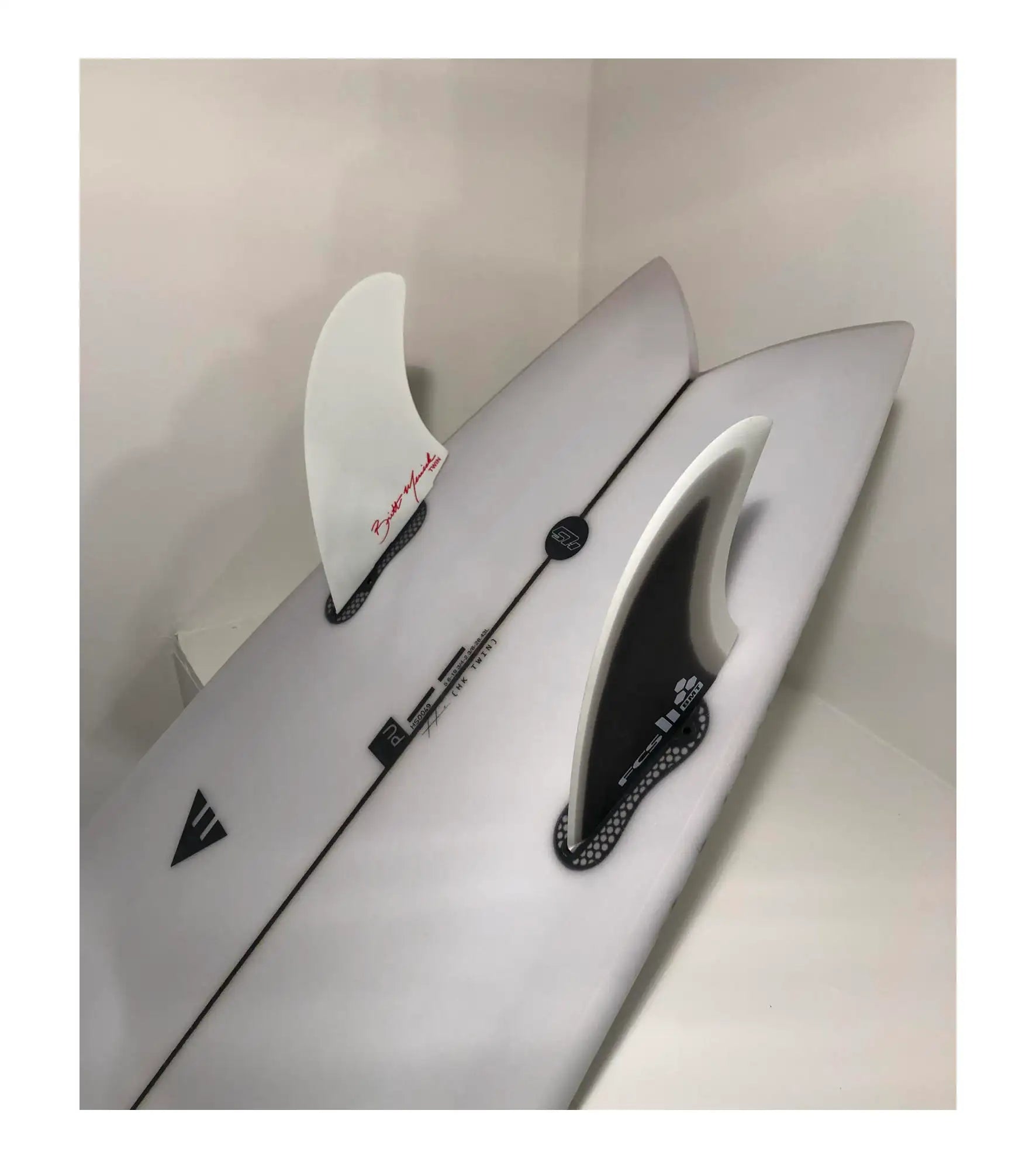 Haydenshapes Hypto Krypto TWIN PU - FCS II - 2 Fin - Legacy – Pop